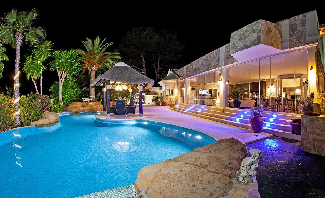 Unique Villa in Santa María Golf, Elviria