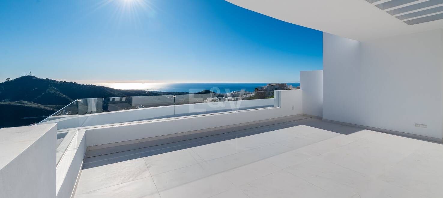 Luxurious Brand New Penthouse in Palo Alto with Stunning Sea Views