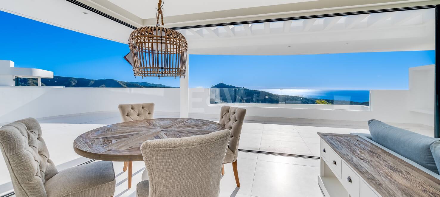 Luxurious Brand New Penthouse in Palo Alto with Stunning Sea Views