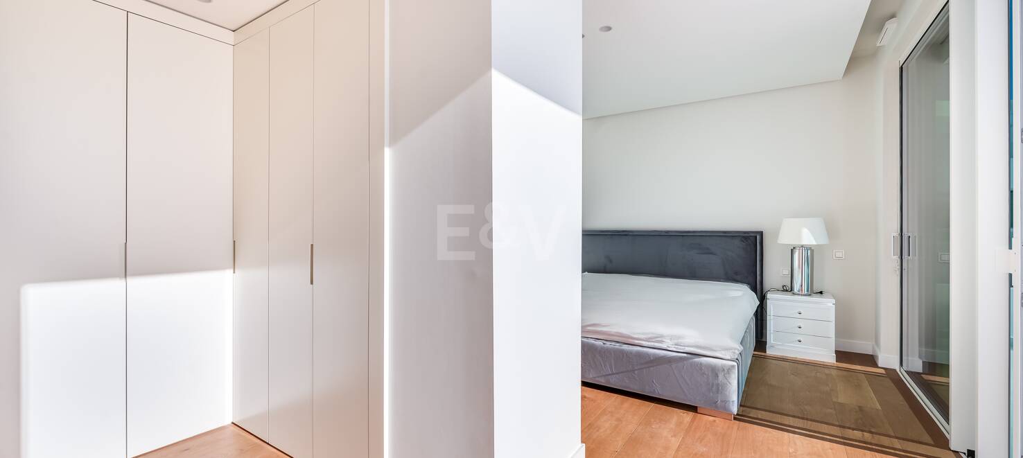 Luxurious Brand New Penthouse in Palo Alto with Stunning Sea Views