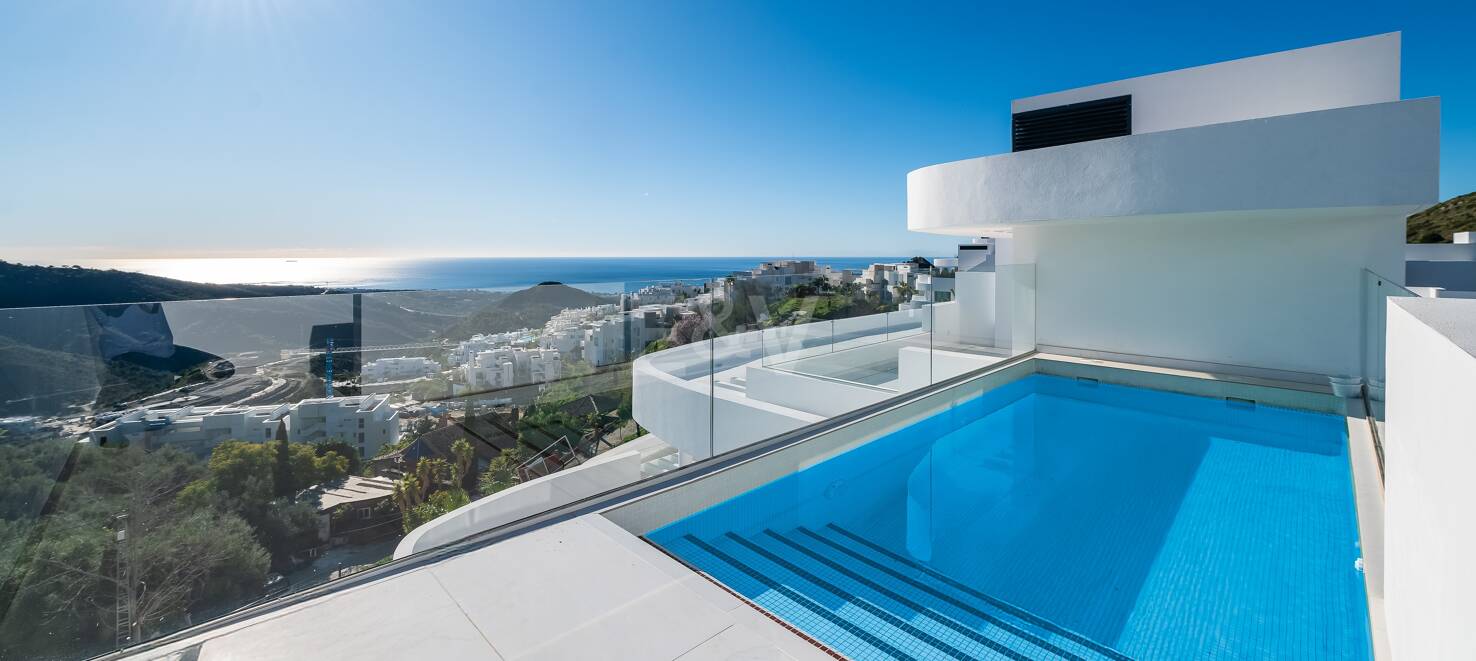 Luxurious Brand New Penthouse in Palo Alto with Stunning Sea Views