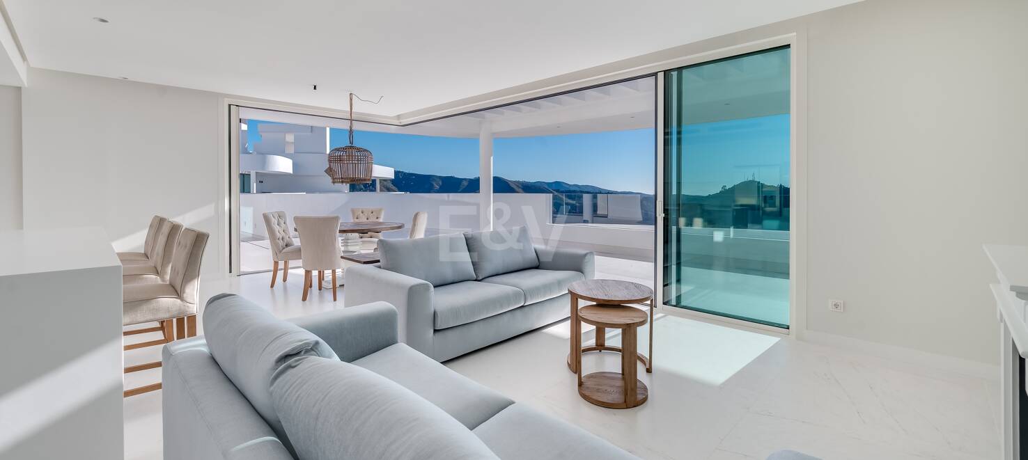 Luxurious Brand New Penthouse in Palo Alto with Stunning Sea Views