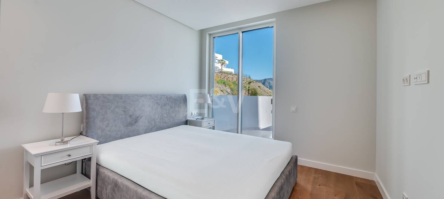 Luxurious Brand New Penthouse in Palo Alto with Stunning Sea Views