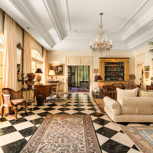 Villa élégante et traditionnelle près du golf, à distance de marche de la plage