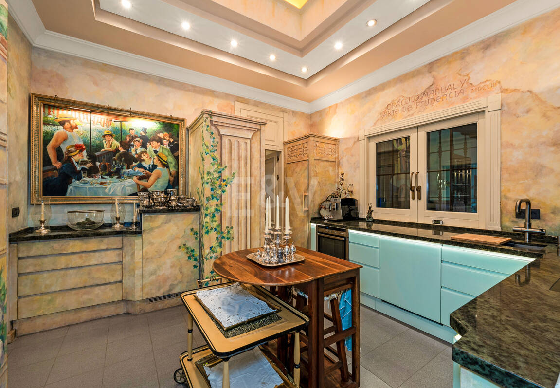 Villa élégante et traditionnelle près du golf, à distance de marche de la plage