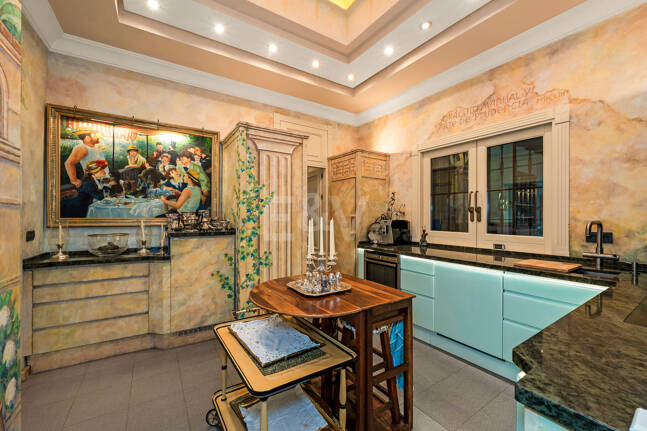 Villa élégante et traditionnelle près du golf, à distance de marche de la plage