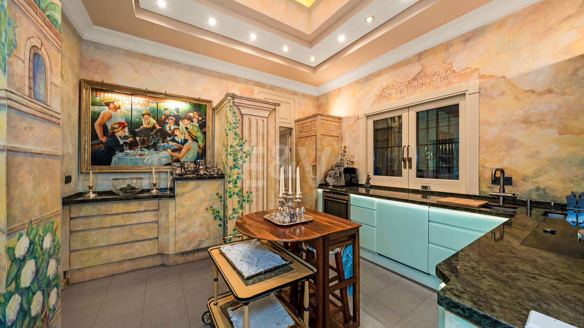 Villa élégante et traditionnelle près du golf, à distance de marche de la plage