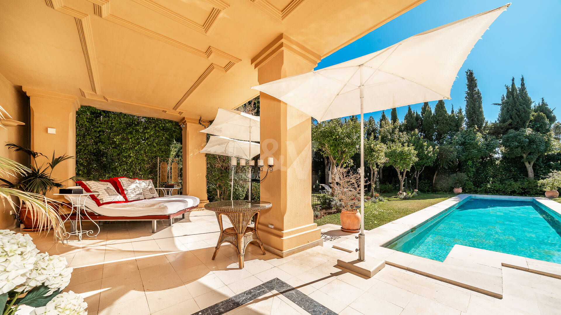 Elegant Traditional Golfside Villa Within Walking Distance to the Beach