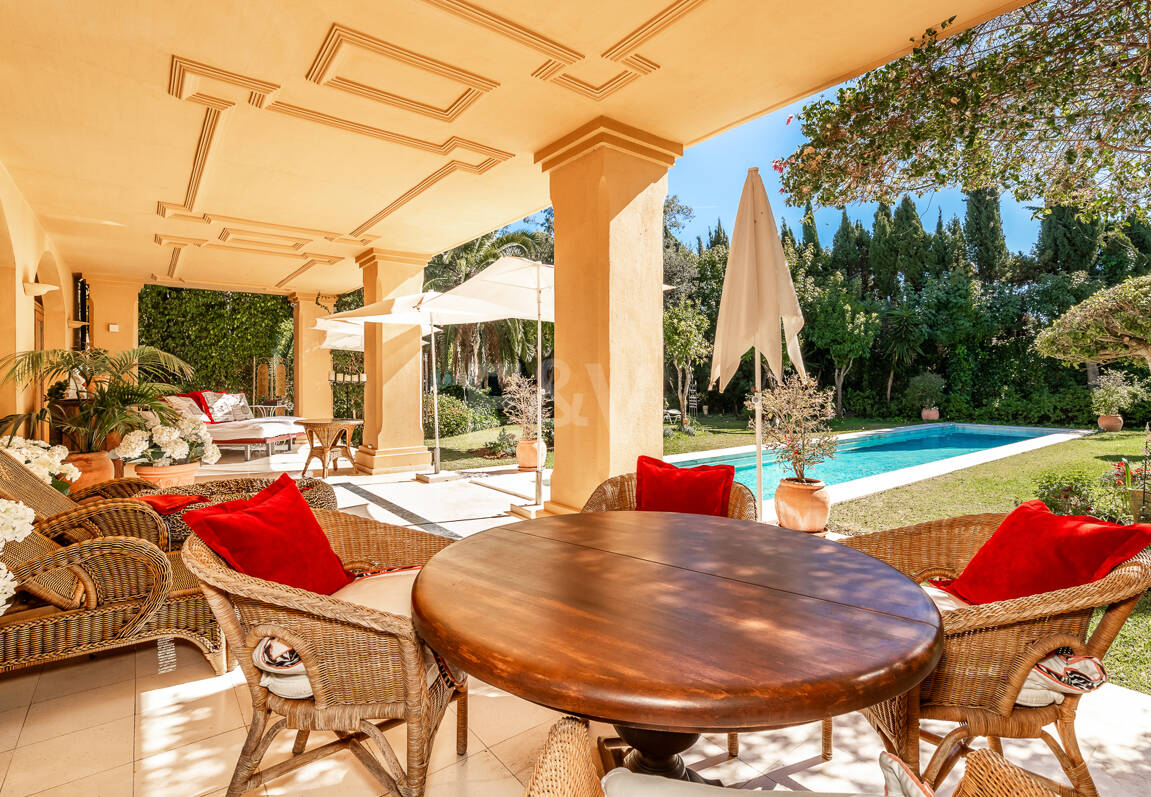 Villa élégante et traditionnelle près du golf, à distance de marche de la plage