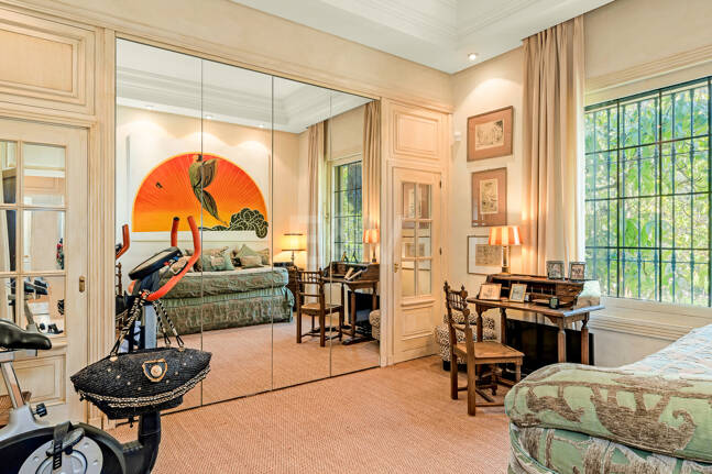 Villa élégante et traditionnelle près du golf, à distance de marche de la plage