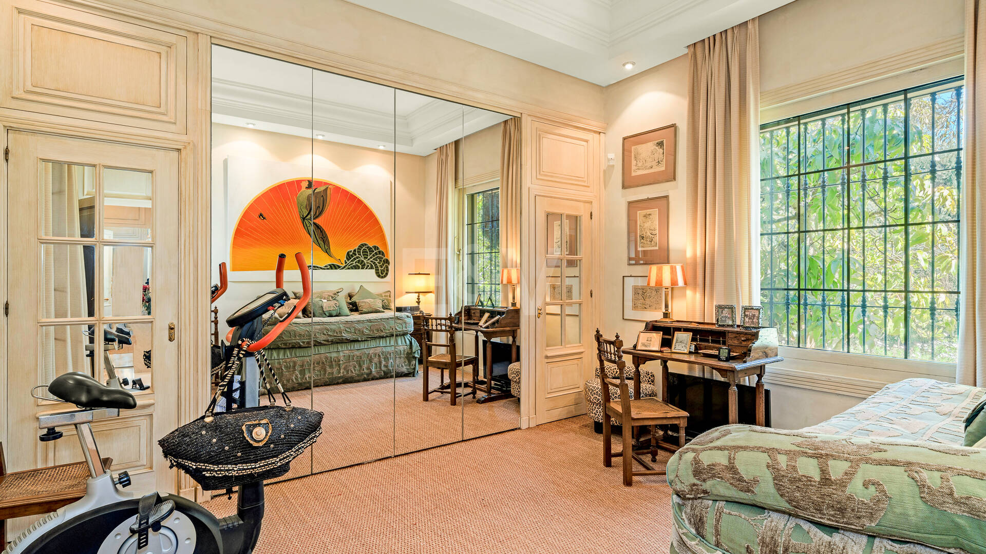 Villa élégante et traditionnelle près du golf, à distance de marche de la plage