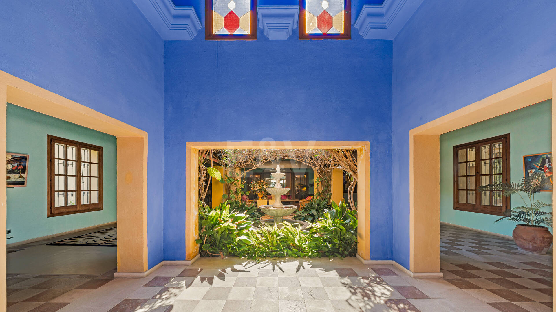 Elegant Traditional Golfside Villa Within Walking Distance to the Beach