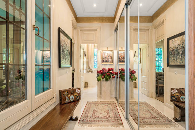 Villa élégante et traditionnelle près du golf, à distance de marche de la plage