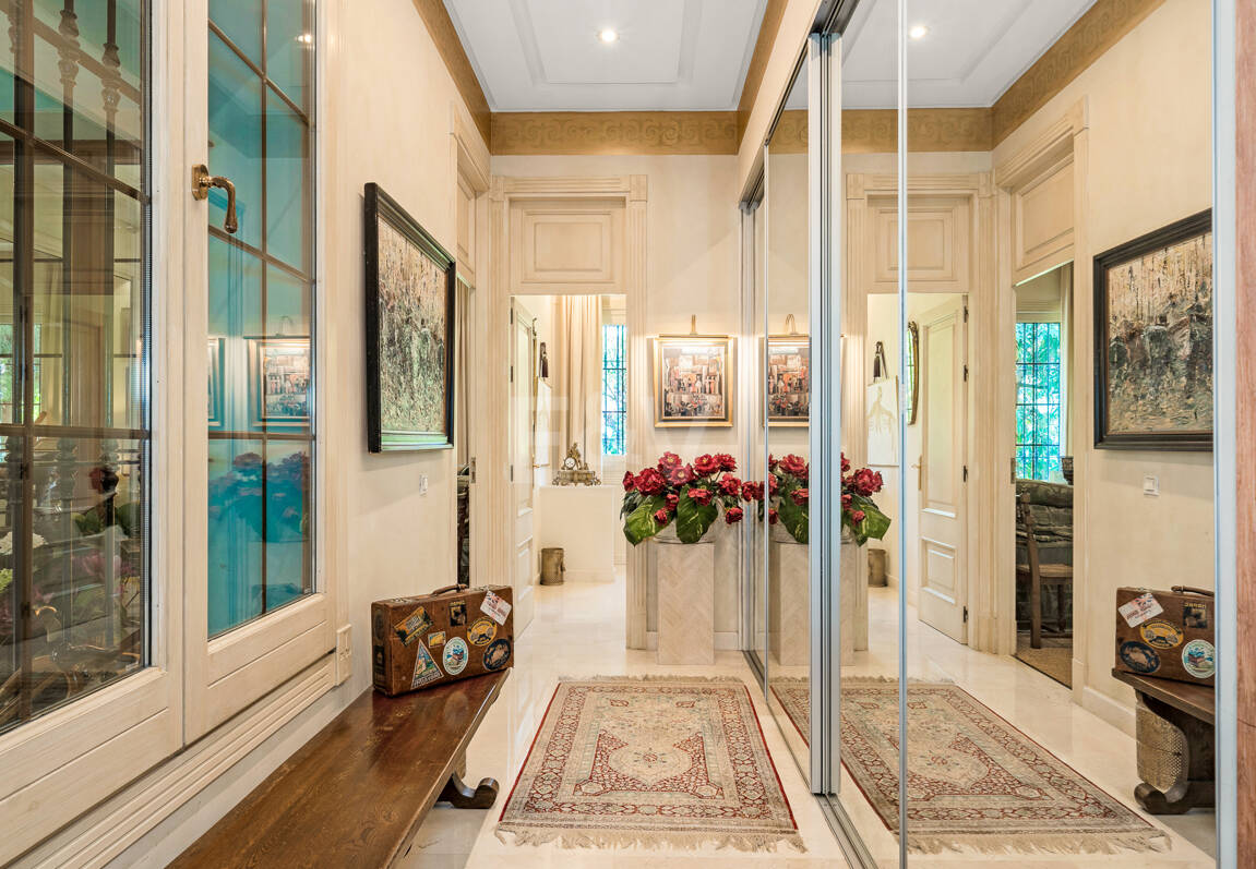 Villa élégante et traditionnelle près du golf, à distance de marche de la plage