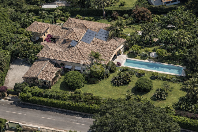 Villa élégante et traditionnelle près du golf, à distance de marche de la plage