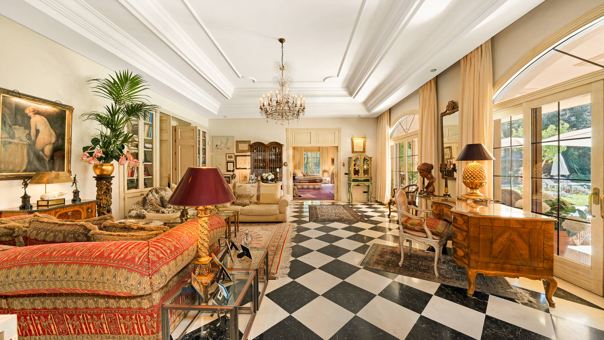 Villa élégante et traditionnelle près du golf, à distance de marche de la plage