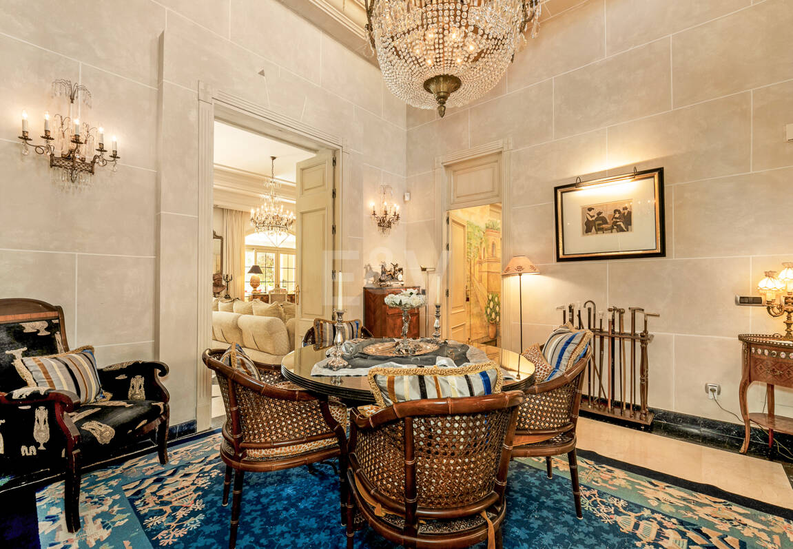 Villa élégante et traditionnelle près du golf, à distance de marche de la plage