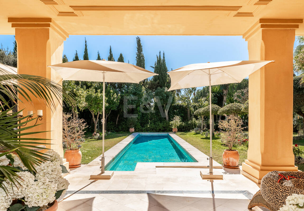 Villa élégante et traditionnelle près du golf, à distance de marche de la plage