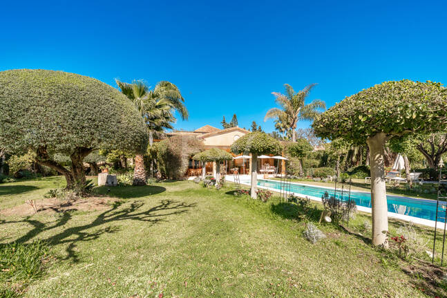 Villa élégante et traditionnelle près du golf, à distance de marche de la plage