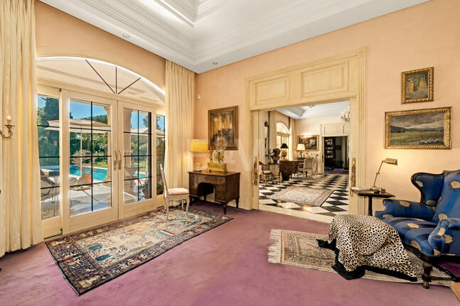 Villa élégante et traditionnelle près du golf, à distance de marche de la plage