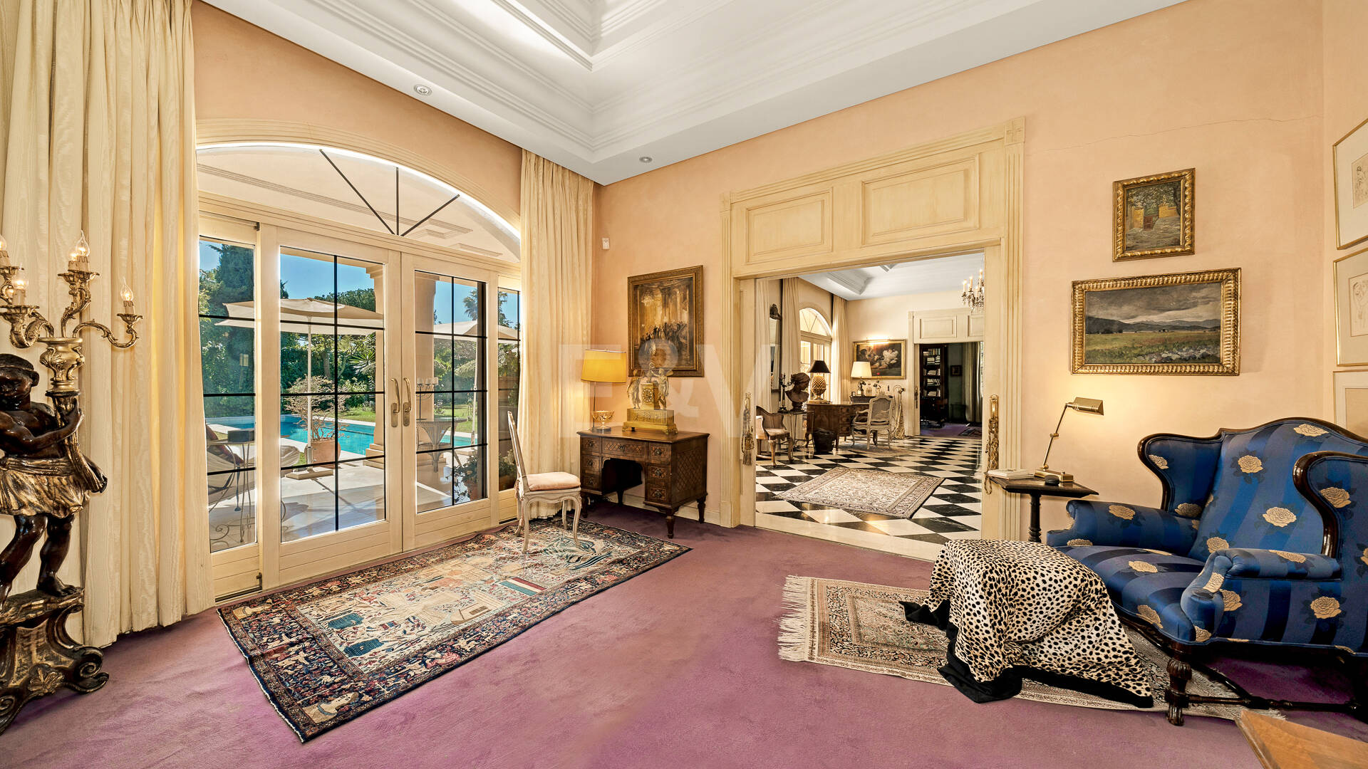 Villa élégante et traditionnelle près du golf, à distance de marche de la plage