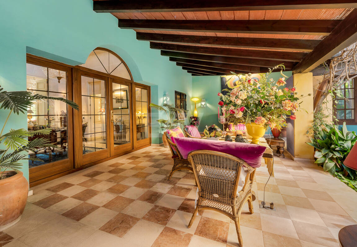 Villa élégante et traditionnelle près du golf, à distance de marche de la plage