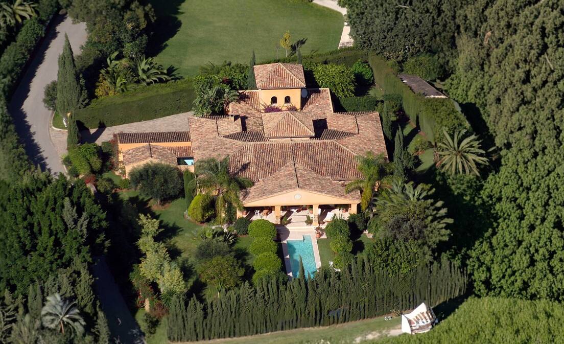 Elegante traditionelle Villa am Golfplatz in Strandnähe