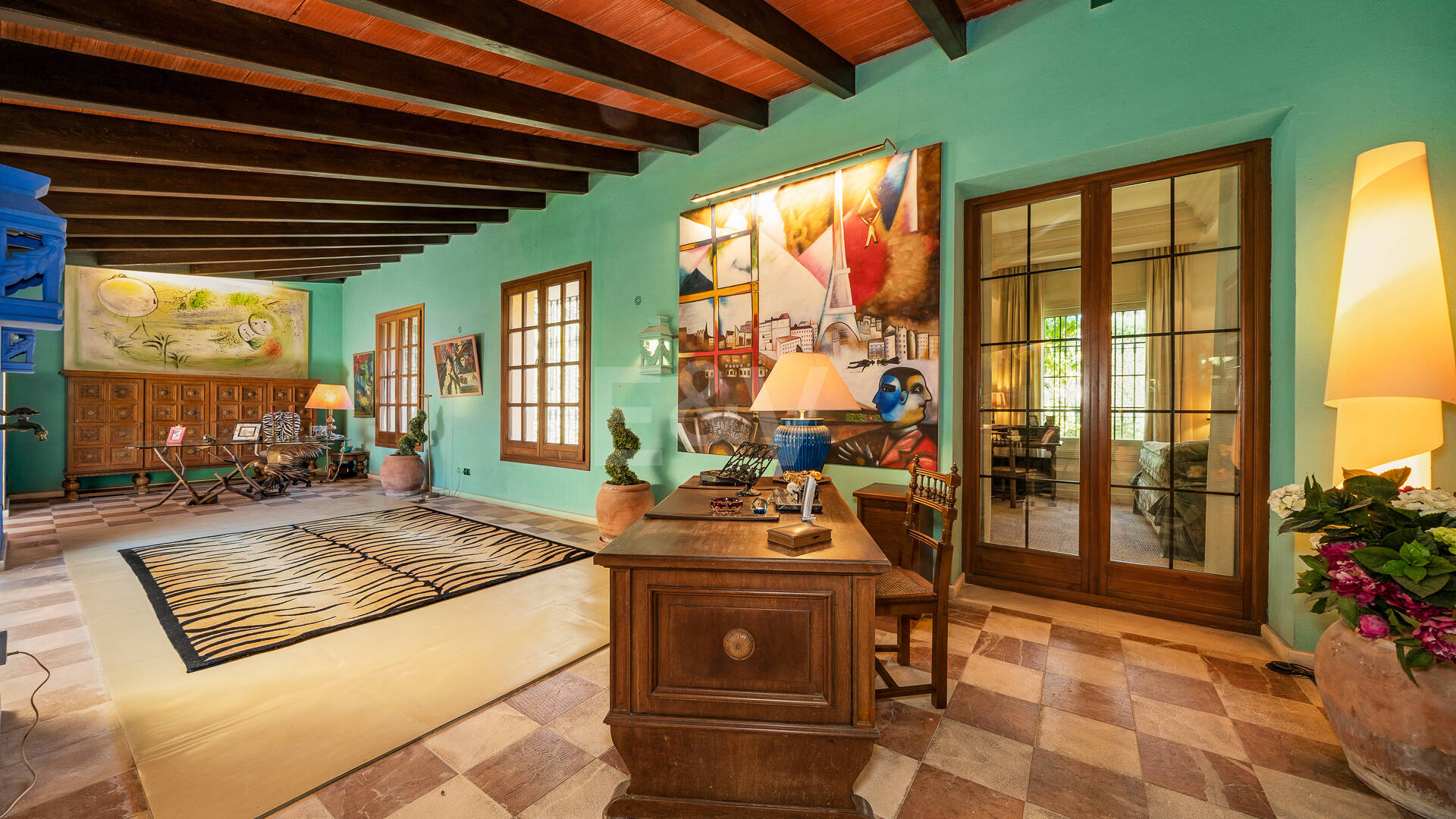 Villa élégante et traditionnelle près du golf, à distance de marche de la plage