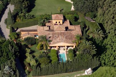 Villa élégante et traditionnelle près du golf, à distance de marche de la plage