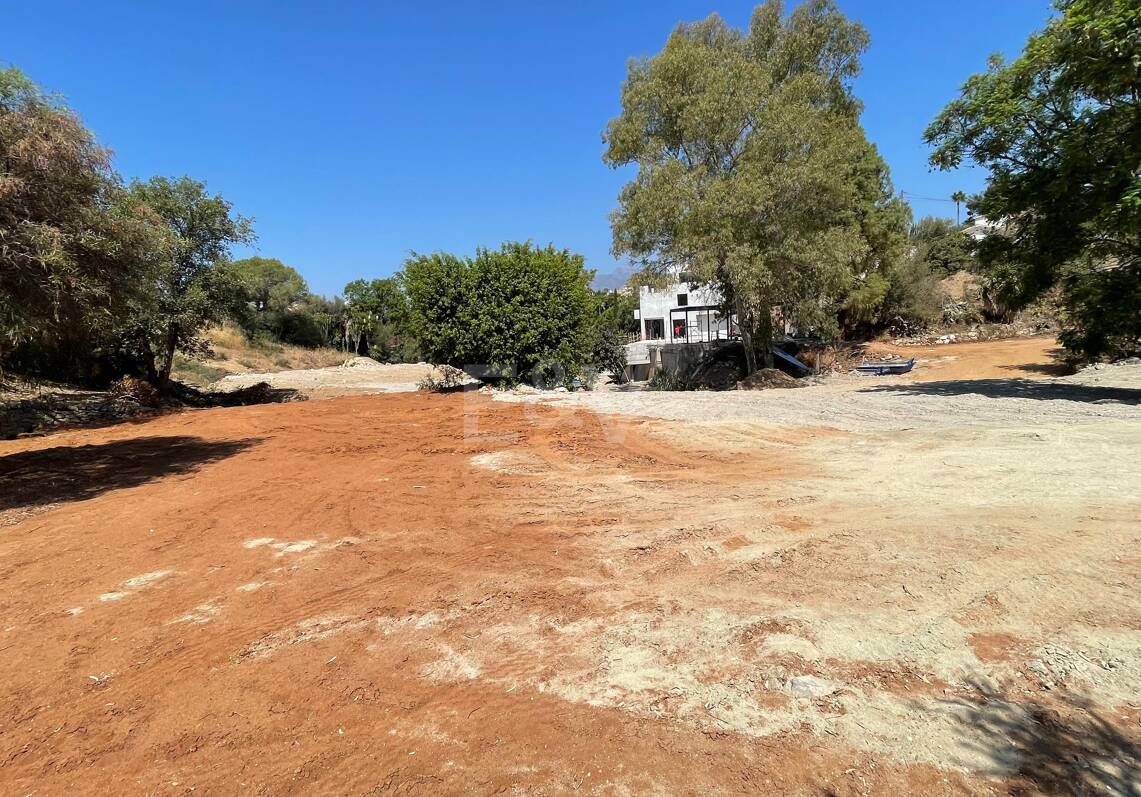 South-Facing Plot med projekt i El Rosario