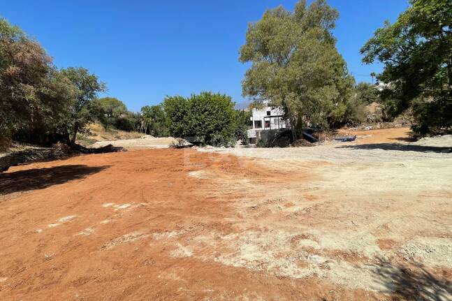 South-Facing Plot with Project in El Rosario