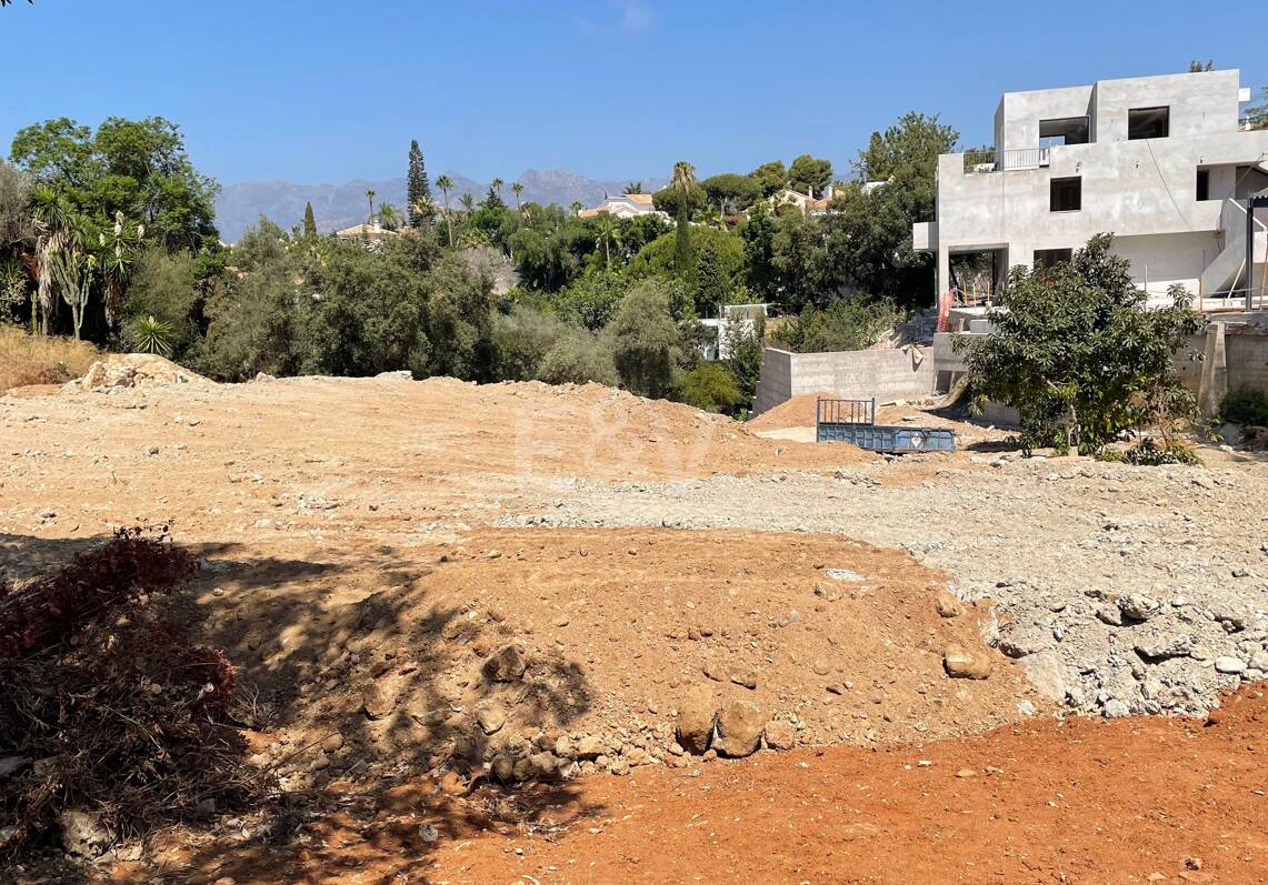 South-Facing Plot med projekt i El Rosario