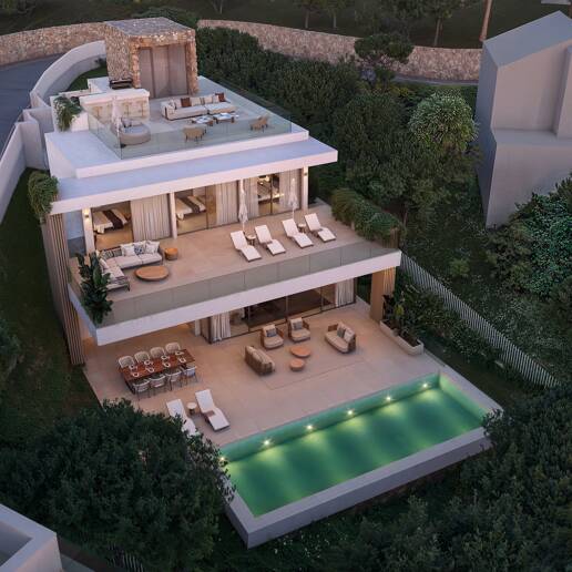 South Facing Plot with Project in El Rosario