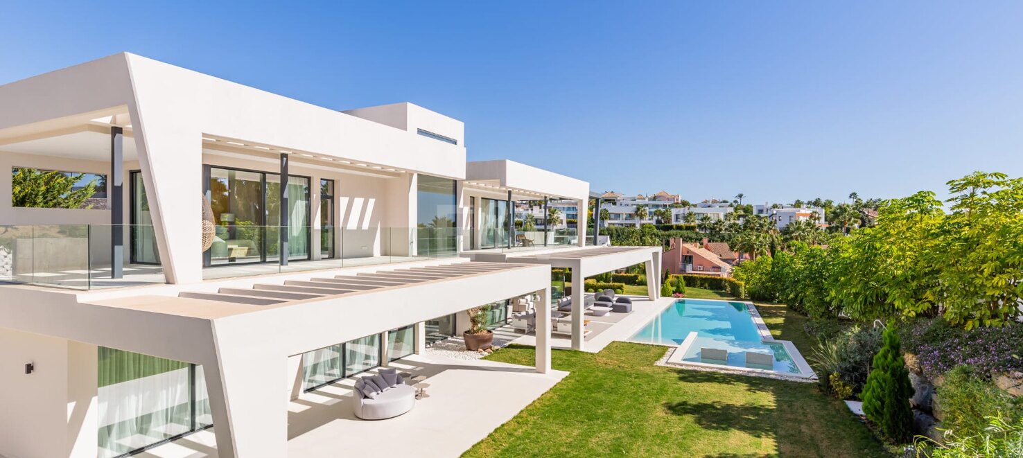 Elegant designer villa near Los Naranjos Golf