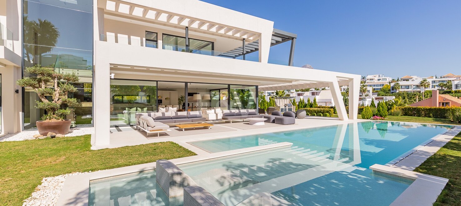 Elegant designer villa near Los Naranjos Golf