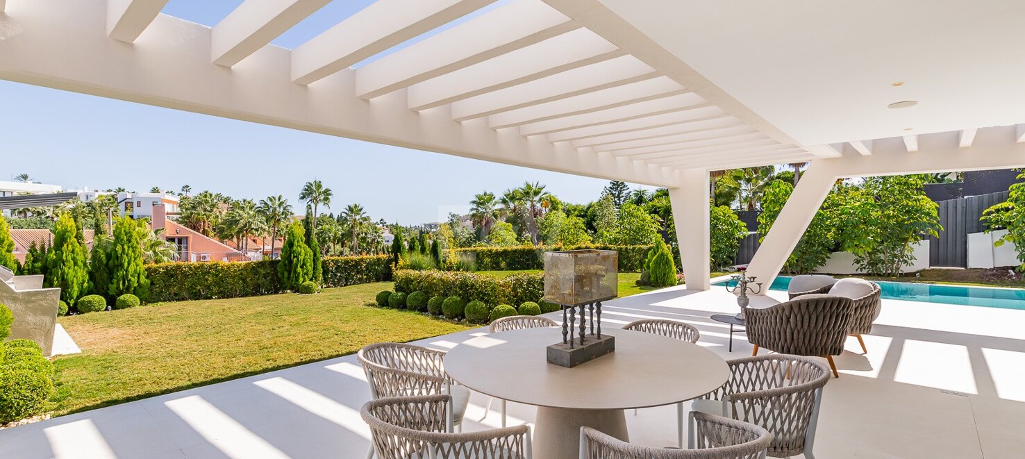 Elegant designer villa near Los Naranjos Golf