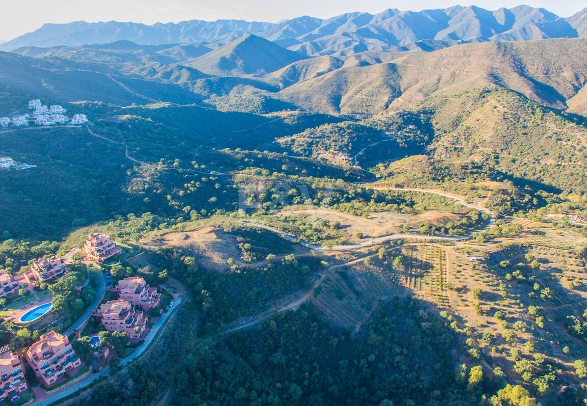 Exklusiv tomt i La Mairena med hisnande utsikt och projektalternativ