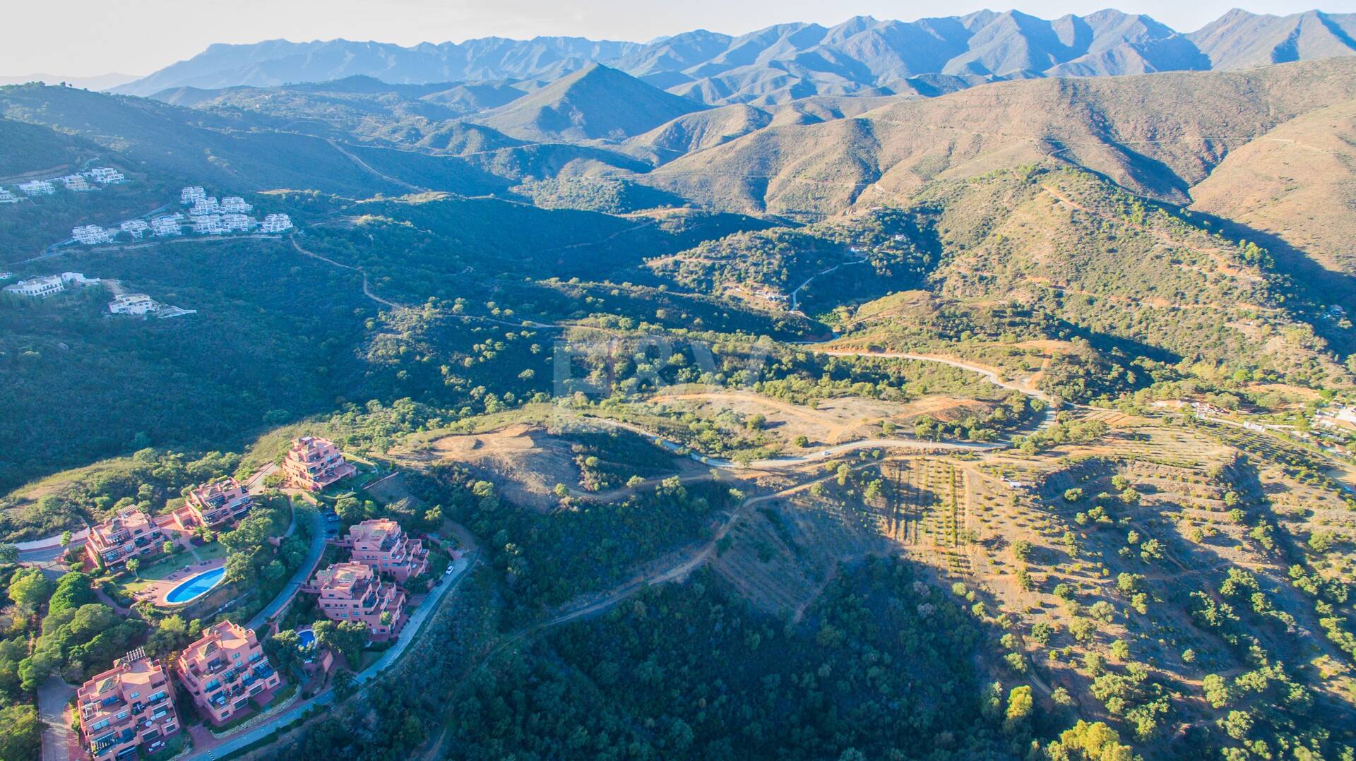 Exklusiv tomt i La Mairena med hisnande utsikt och projektalternativ