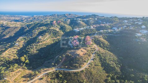 Exclusive Plot in La Mairena with Breathtaking Views and Project Option