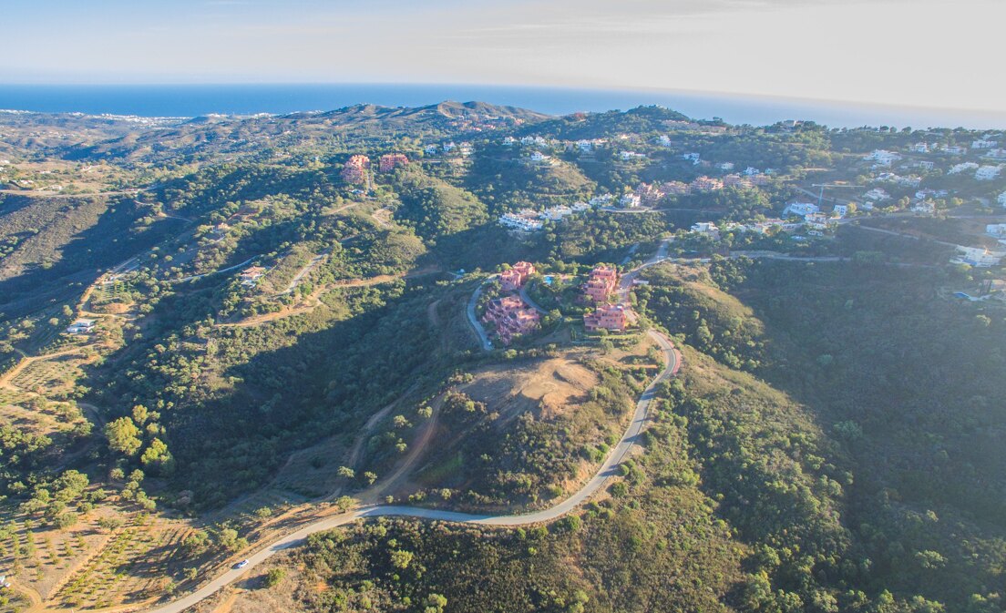 Parcela exclusiva en La Mairena con impresionantes vistas y opción de proyecto