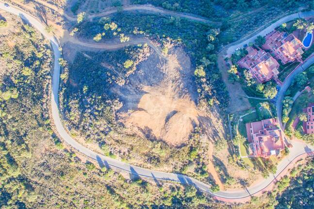 Exklusiv tomt i La Mairena med hisnande utsikt och projektalternativ