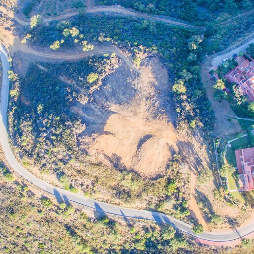 Parcela exclusiva en La Mairena con impresionantes vistas y opción de proyecto