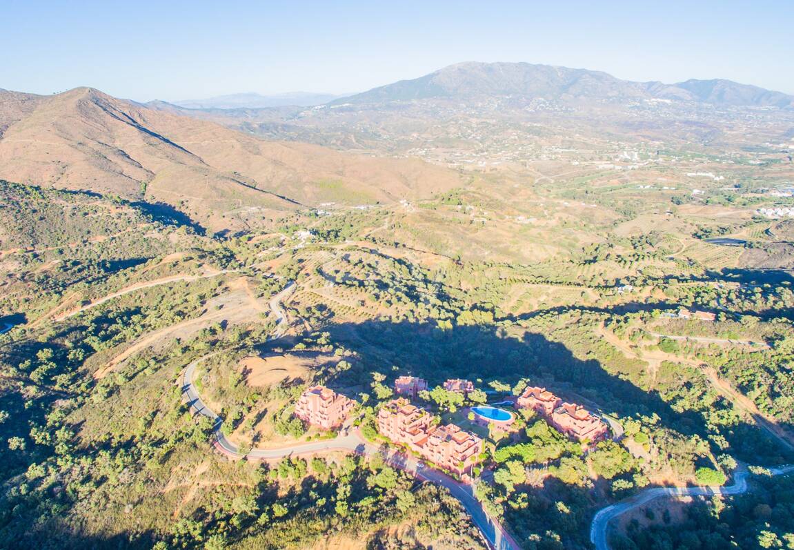 Exklusiv tomt i La Mairena med hisnande utsikt och projektalternativ