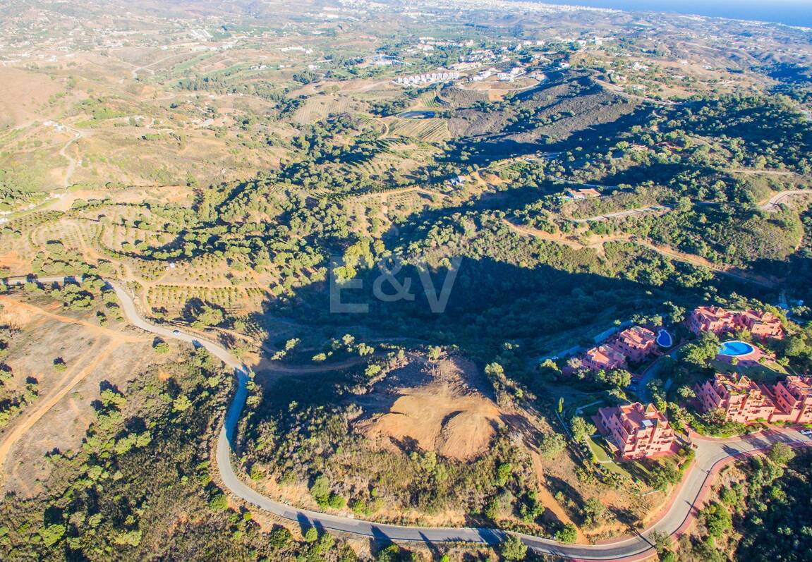 Exklusiv tomt i La Mairena med hisnande utsikt och projektalternativ