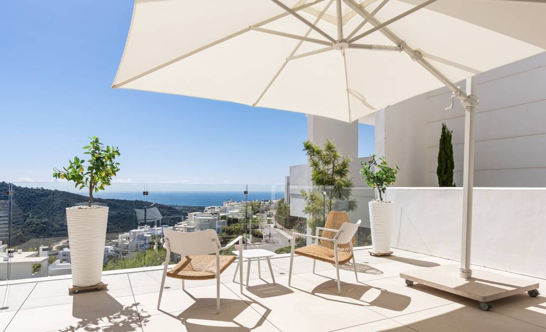 Tastefully Decorated Apartment With Sea Views in Palo Alto