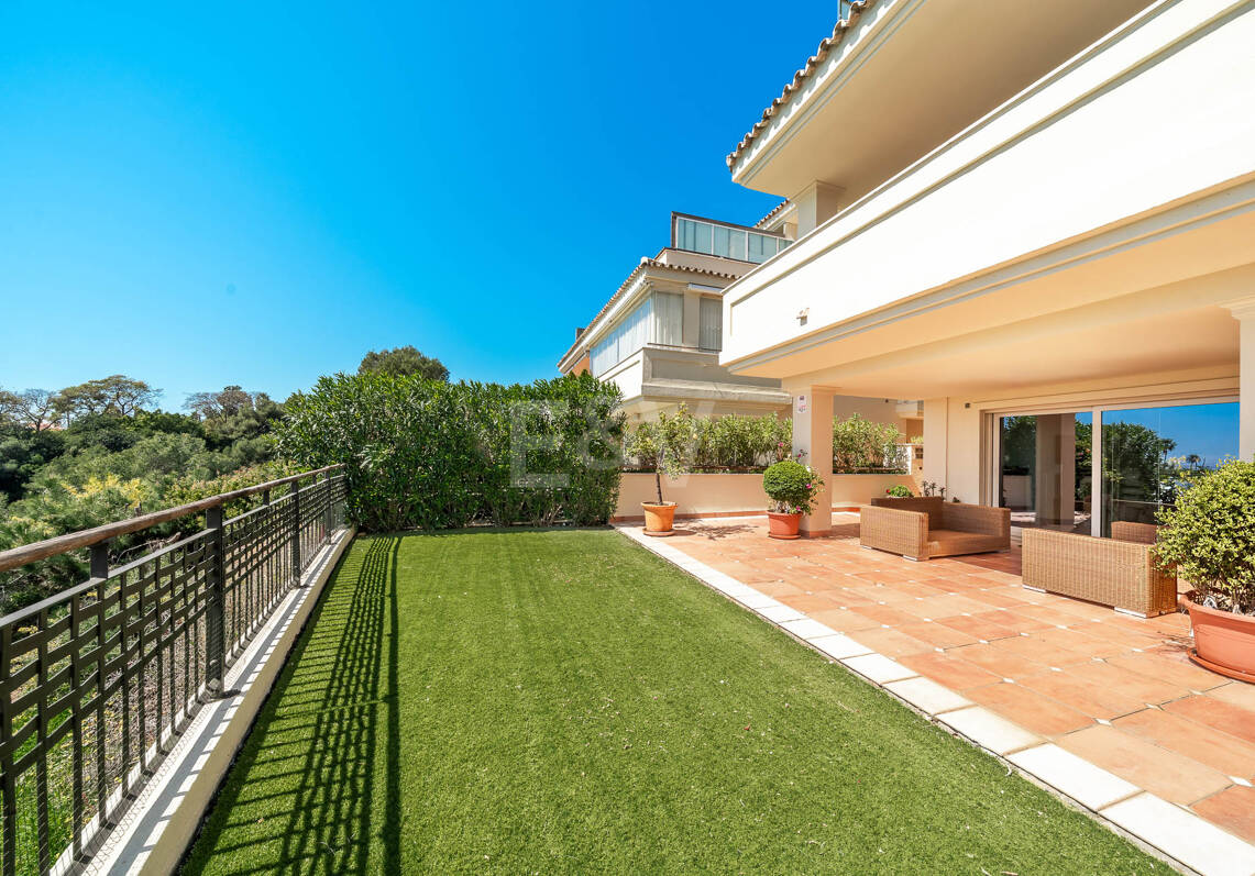 Exclusive Garden Appartement avec vue sur la mer à Condado de Sierra Blanca