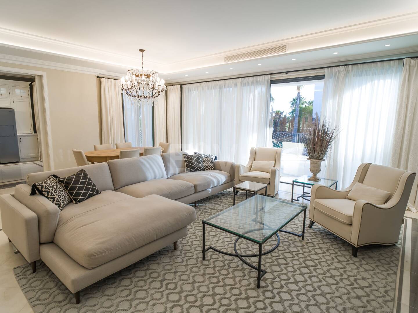 Lyxvilla med havsutsikt i exklusiva Los Flamingos Golf