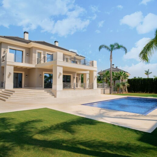 Villa de Lujo con Vistas al Mar en Los Flamingos Golf