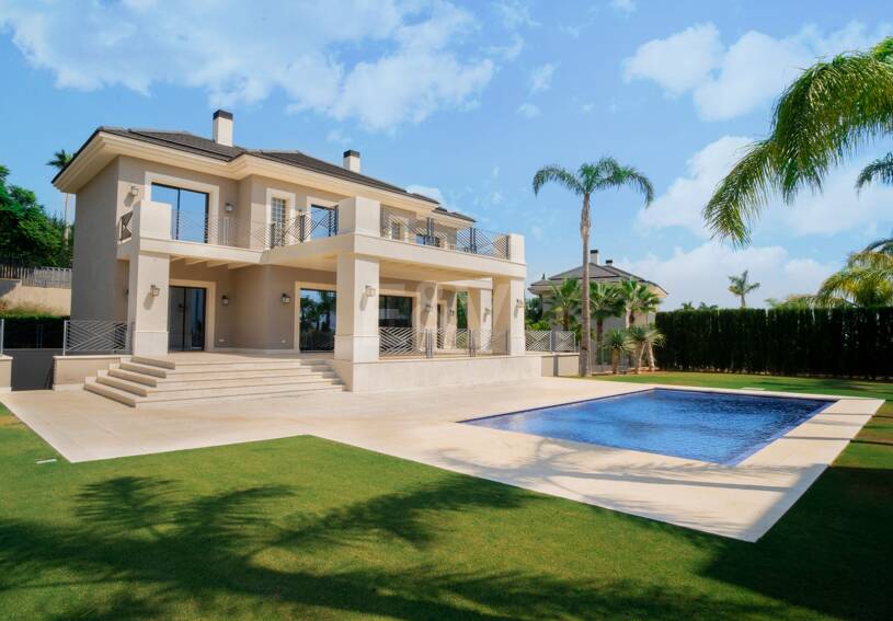 Lyxvilla med havsutsikt i exklusiva Los Flamingos Golf