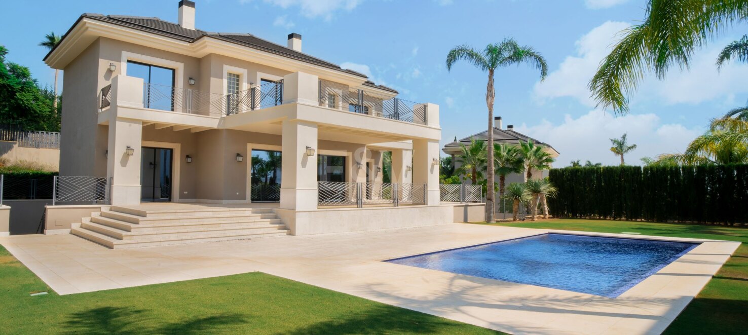 Villa de Lujo con Vistas al Mar en Los Flamingos Golf